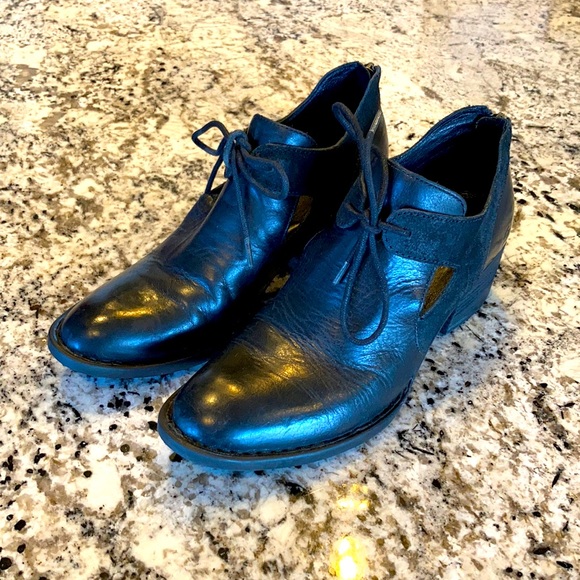 Born Celia Cut-Out Bootie 8 - Picture 1 of 8